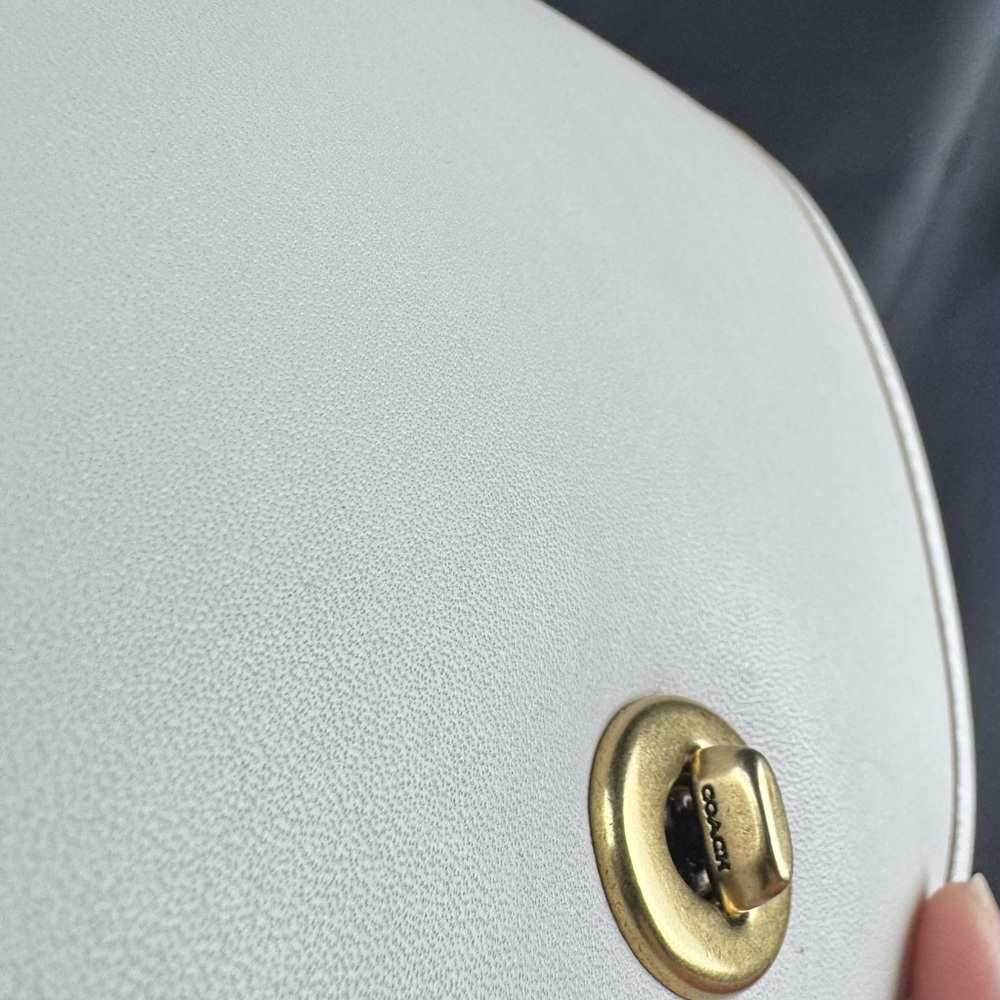 Coach Turnlock Leather Backpack White Classic Gold Hardware NWOT Clean Condition - Picture 3 of 16